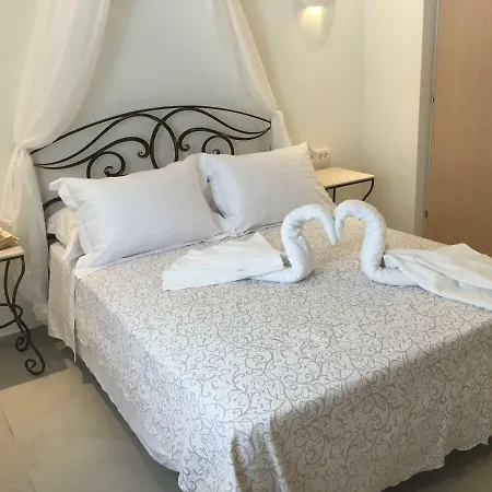 Pithos Apartment