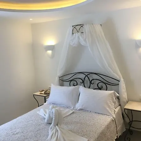 Pithos Apartment *